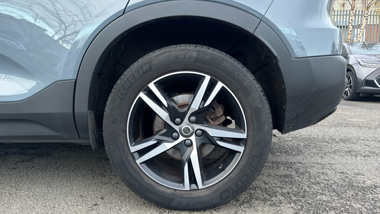 Volvo Xc40 2.0 B4P R DESIGN 5dr Auto Petrol Estate